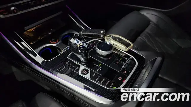 BMW X7 2021 — Photo 9/20