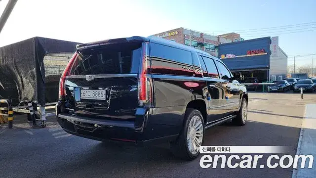 Cadillac Escalade 2018 — Photo 2/20