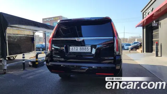 Cadillac Escalade 2018 — Photo 4/20