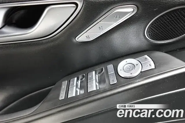 Genesis Electrified G80 2021 — Photo 17/20