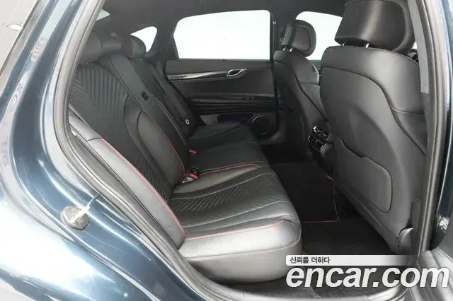 Genesis Electrified G80 2021 — Photo 19/20