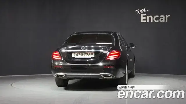 Mercedes-Benz E-Class 2018 — Фото 4/20