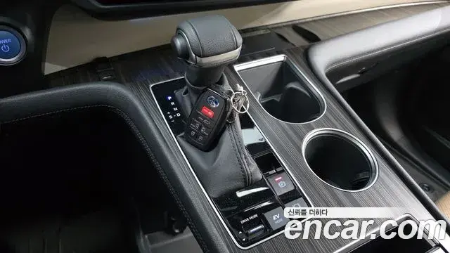Toyota Sienna 2023 — Şəkil 18/20
