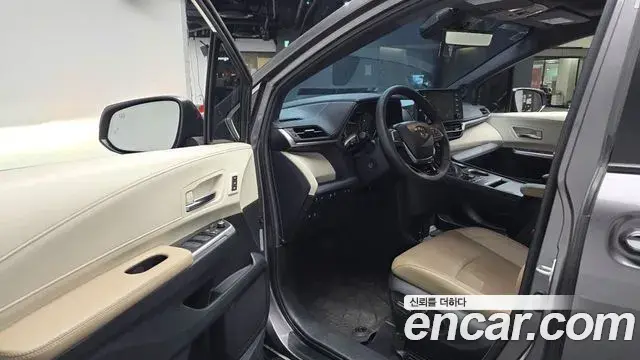 Toyota Sienna 2023 — Şəkil 19/20