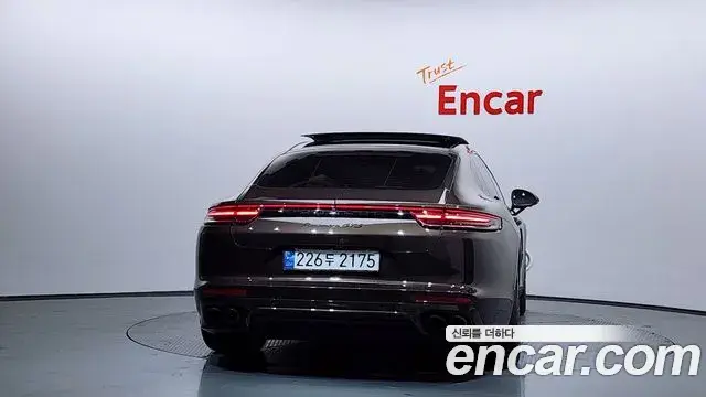 Porsche Panamera 2019 — Photo 4/20