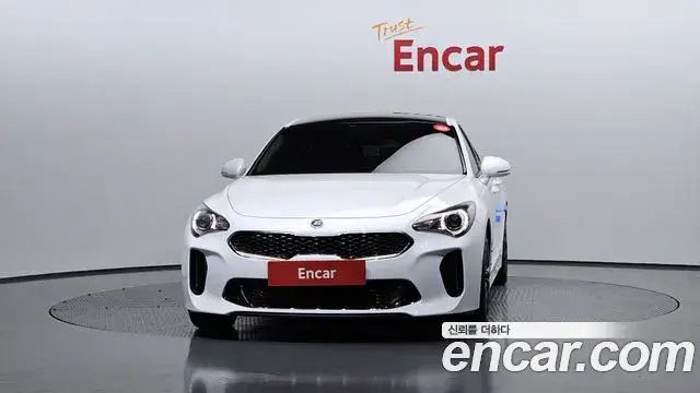 Kia Stinger 2018 — Şəkil 9/20
