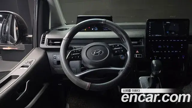 Hyundai Staria 2021 — Photo 14/20