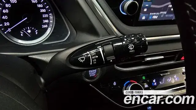 Hyundai Sonata Hybrid 2019 — Photo 21/32