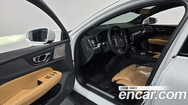 Volvo V60 Cross Country 2019 — ფოტო 11/20