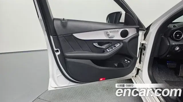 Mercedes-Benz C-Class 2020 — Şəkil 25/34