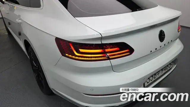 Volkswagen Arteon 2019 — Şəkil 30/35