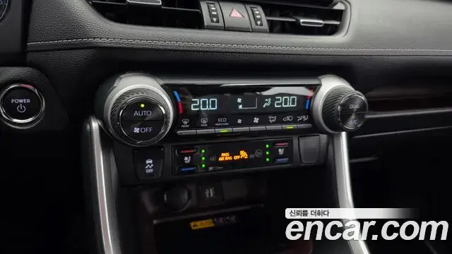 Toyota RAV4 2024 — Şəkil 10/33