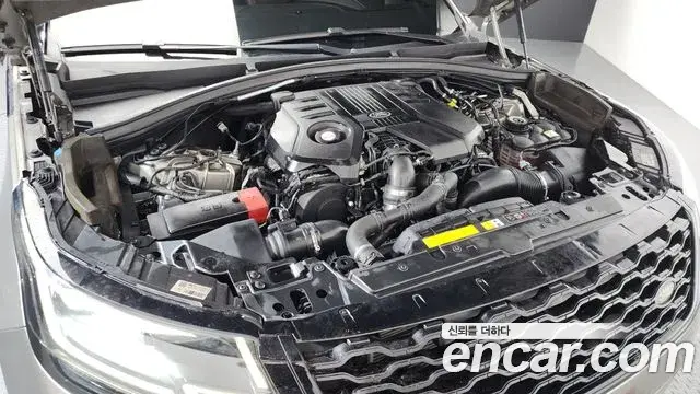 Land Rover Range Rover Velar 2018 — Photo 6/20