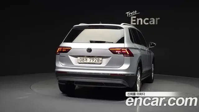 Volkswagen Tiguan 2018 — Şəkil 5/20