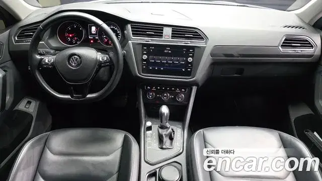 Volkswagen Tiguan 2018 — Şəkil 11/20