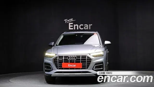 Audi Q5 2023 — Фото 3/20