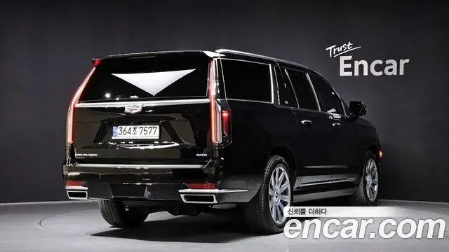 Cadillac Escalade 2023 — Photo 2/20