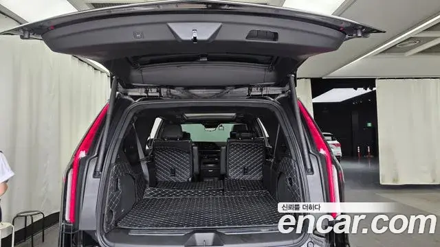 Cadillac Escalade 2023 — Photo 20/20