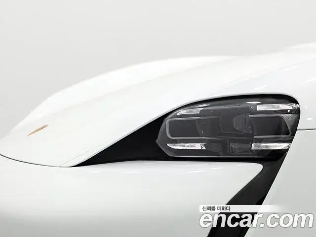 Porsche Taycan, 2023