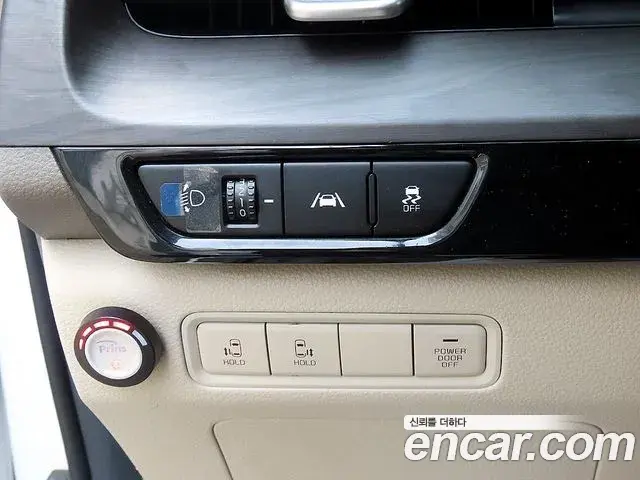 Kia Carnival 2021 — ფოტო 12/20