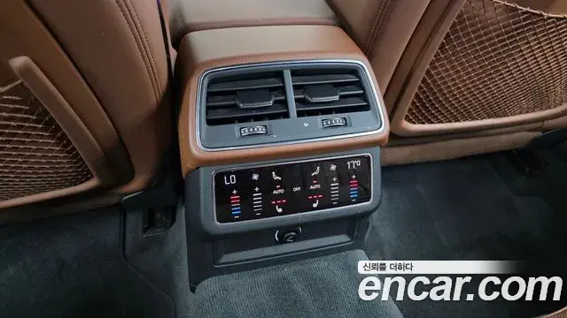 Audi A6 2020 — ფოტო 17/35