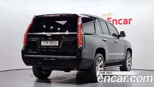 Cadillac Escalade 2018 — Photo 2/20