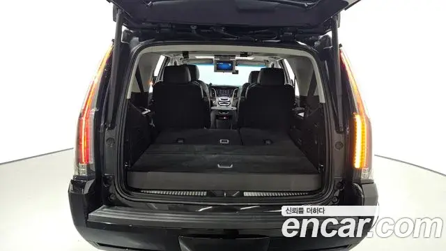 Cadillac Escalade 2018 — Photo 16/20
