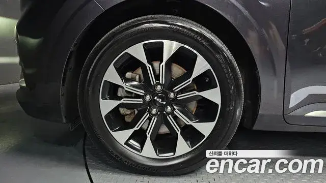 Kia Carnival 2022 — Photo 5/20
