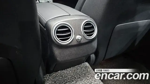 Mercedes-Benz C-Class 2019 — Photo 29/32