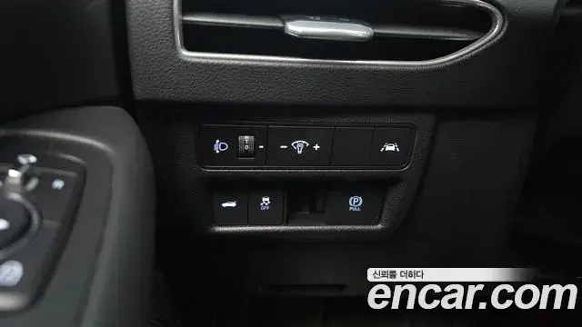 Hyundai Sonata Hybrid 2019 — Photo 24/31