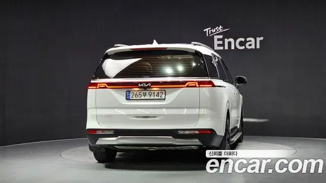 Kia Carnival 2023 — Photo 4/20
