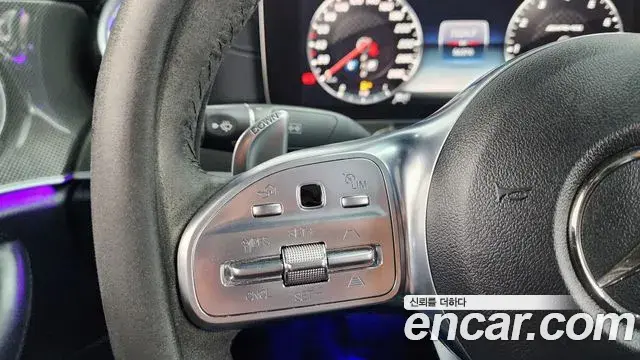 Mercedes-Benz E-Class 2019 — Photo 17/20