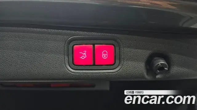 Mercedes-Benz E-Class 2019 — Photo 18/34