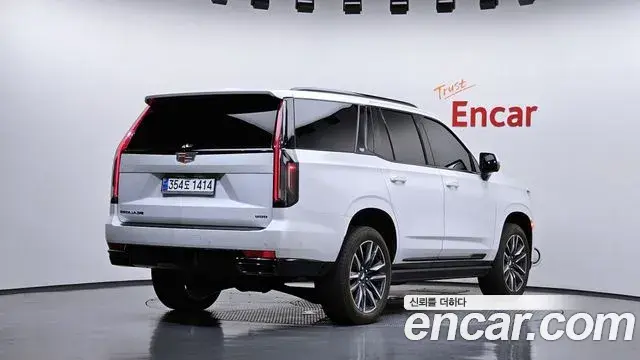 Cadillac Escalade 2023 — Photo 2/20