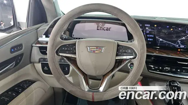 Cadillac Escalade 2023 — Photo 13/20