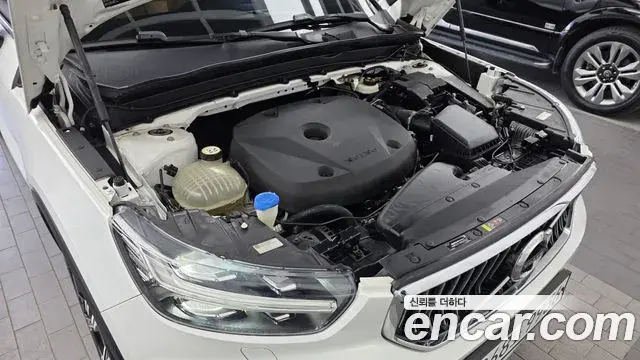 Volvo XC40 2020 — Photo 31/33