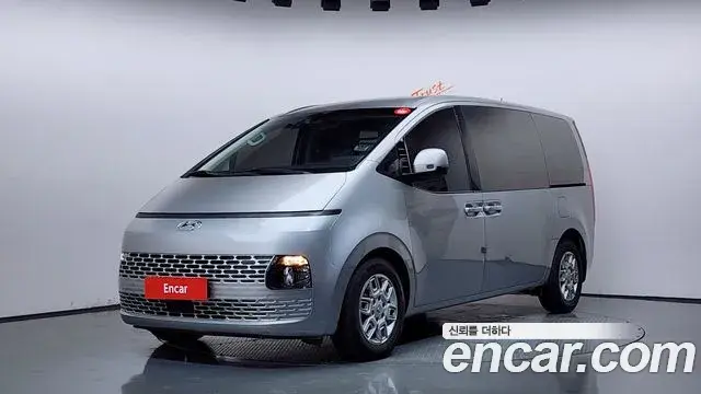 Hyundai Staria 2022 — Photo 1/20