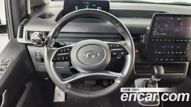 Hyundai Staria 2022 — Photo 12/20
