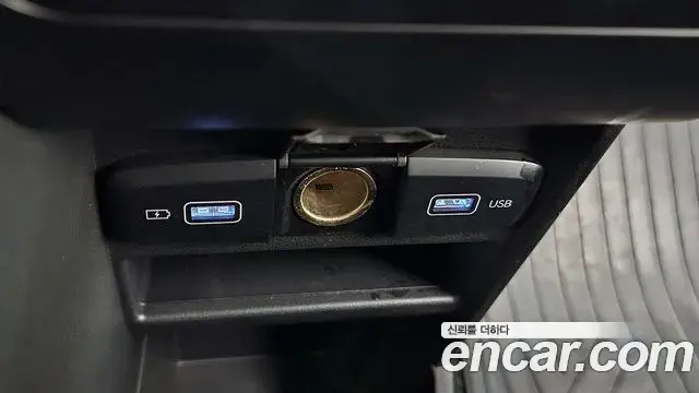 Hyundai Staria 2021 — Фото 18/20