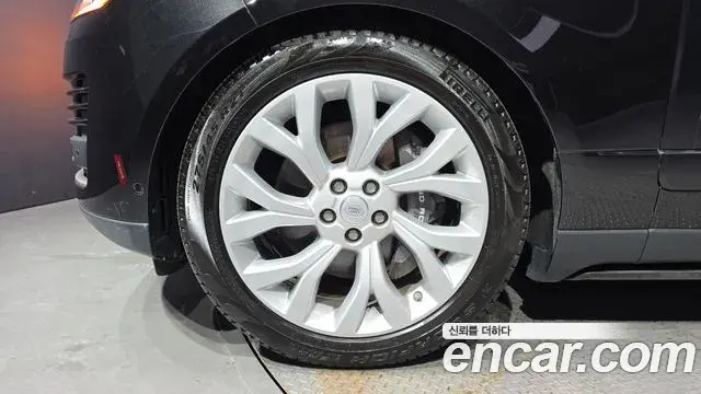 Land Rover Range Rover 2021 — Photo 5/20