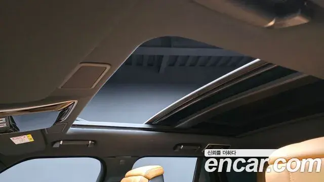 Land Rover Range Rover 2021 — Photo 19/20