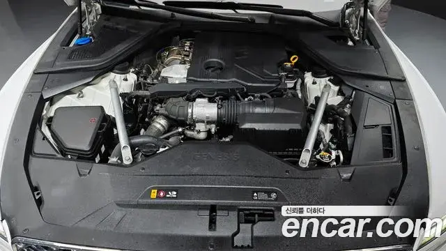Genesis Electrified G80 2021 — Photo 6/20