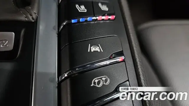 Porsche Macan 2021 — Photo 16/20