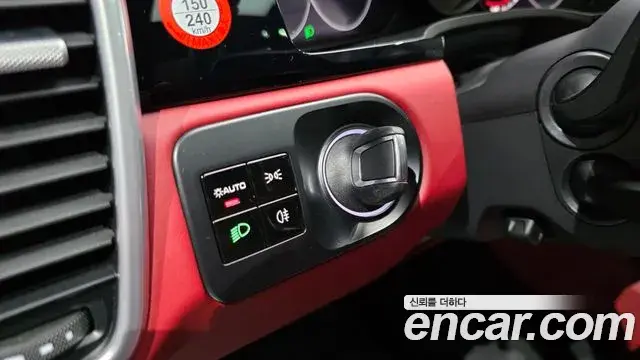 Porsche Cayenne 2020 — Photo 12/20