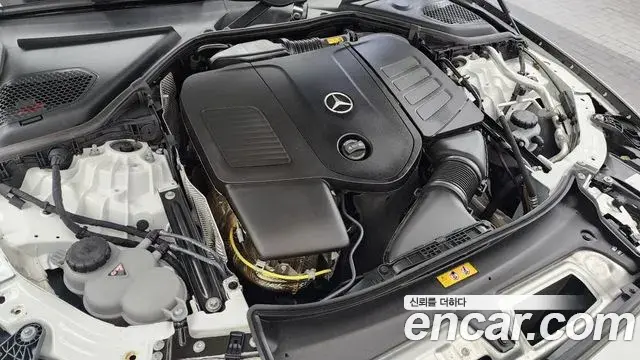 Mercedes-Benz E-Class 2024 — Photo 6/20
