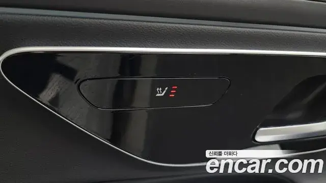 Mercedes-Benz E-Class 2024 — Photo 19/20