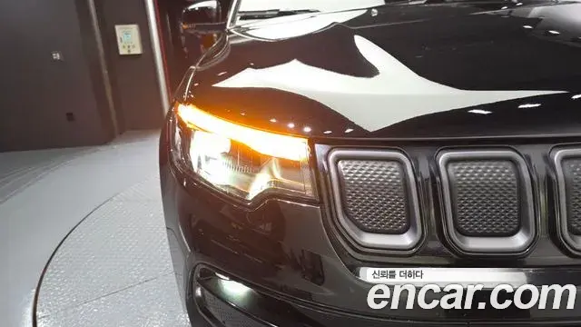 Jeep Compass 2022 — Photo 3/33