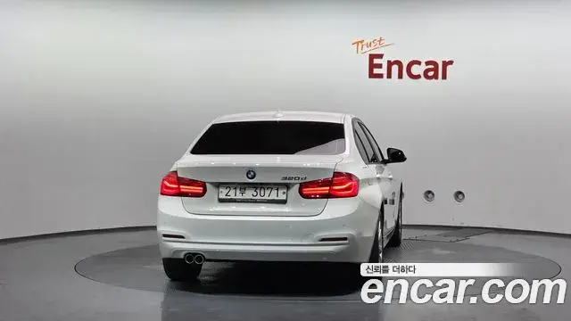 BMW 3 Series 2018 — Photo 6/20