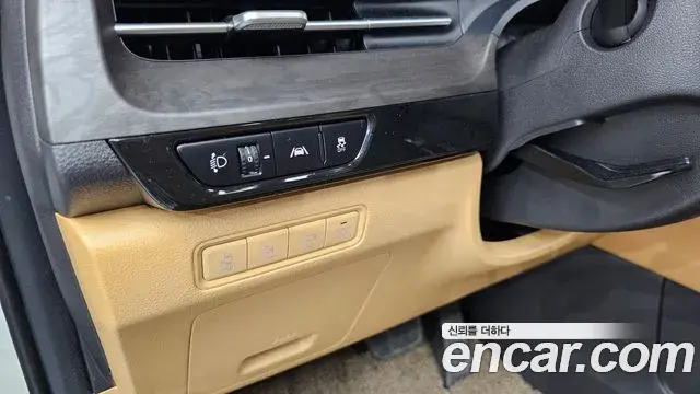 Kia Carnival 2022 — ფოტო 30/36