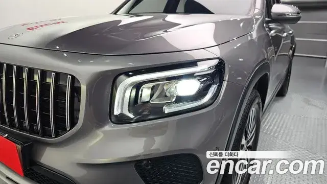 Mercedes-Benz GLB-Class 2021 — ფოტო 19/31